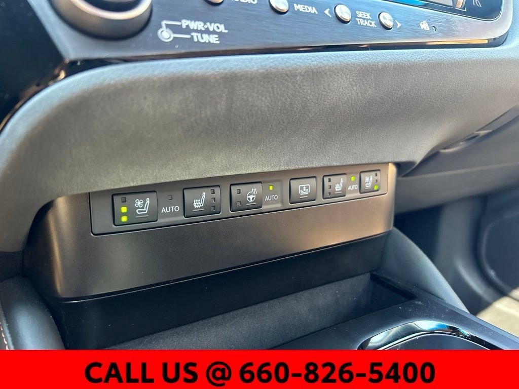 Used 2025 Lexus ES 350 Ultra Luxury FWD image 18