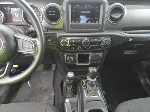 Used 2023 Jeep Wrangler Sport image 5