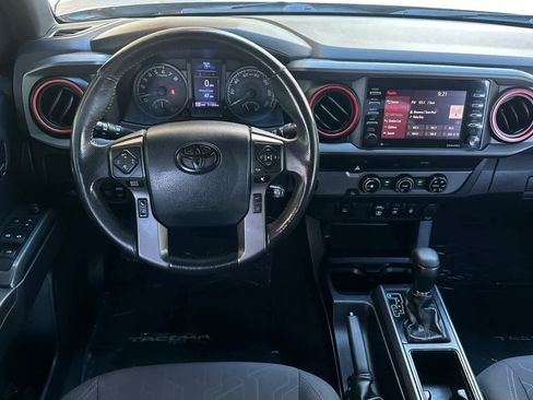 Used 2018 Toyota Tacoma TRD Sport RWD image 15