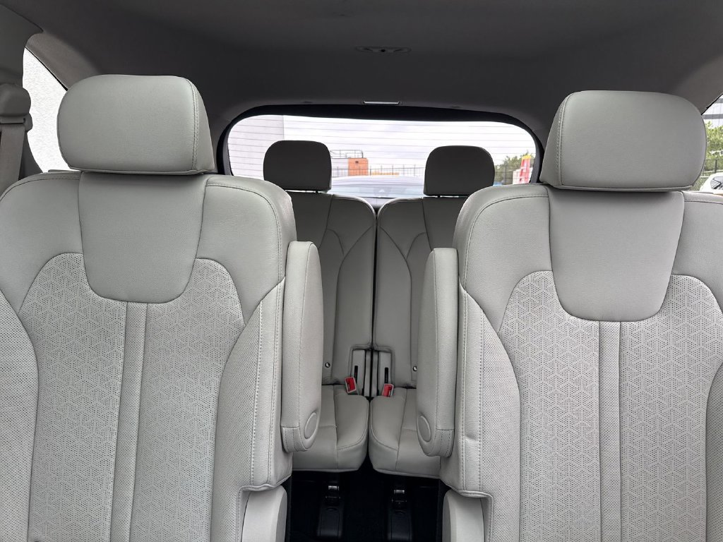 Certified 2023 Kia Sorento SX Prestige w/ Panoramic Sunroof Package AWD/4WD image 26
