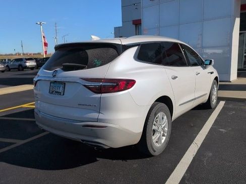 Used 2018 Buick Enclave Essence FWD image 8
