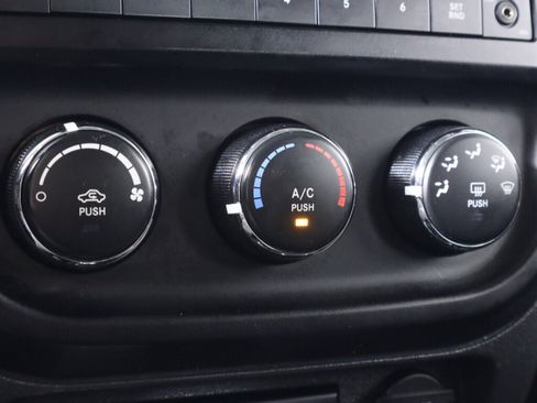 Used 2017 Jeep Patriot Sport AWD/4WD image 17