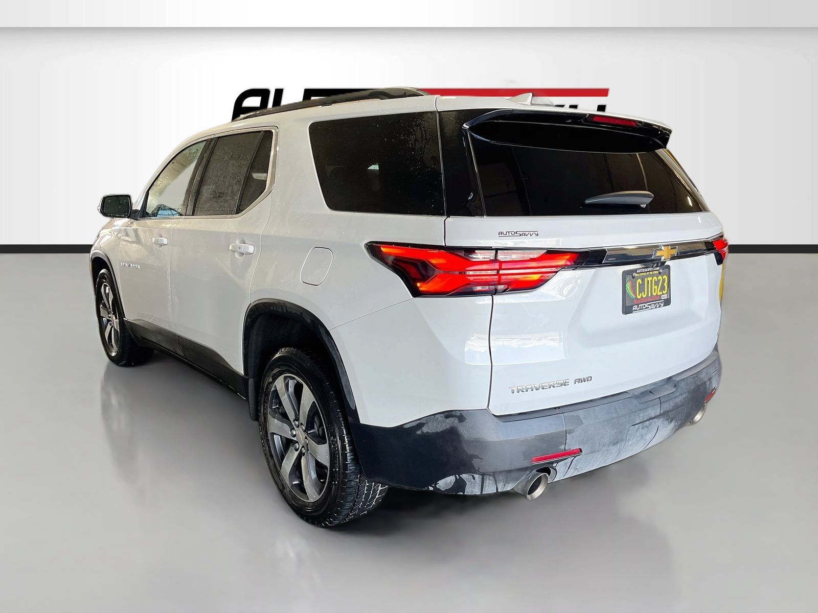 Used 2023 Chevrolet Traverse LT w/ LT Premium Package AWD/4WD image 5