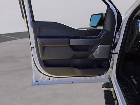 Used 2021 Ford F150 Lariat w/ Trailer Tow Package image 10