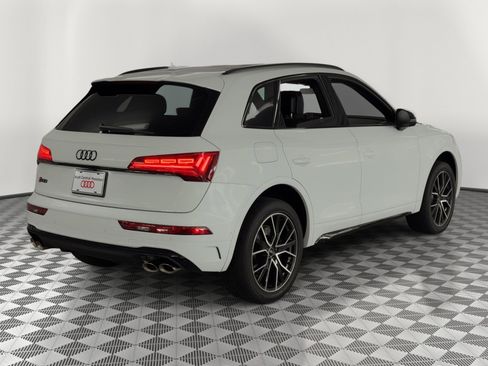 Used 2022 Audi SQ5 Prestige AWD/4WD image 9