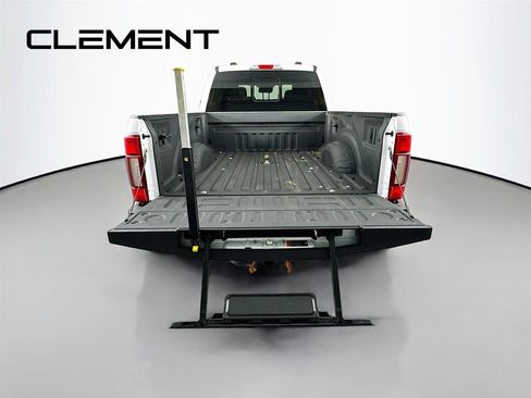 Certified 2022 Ford F250 Lariat w/ Lariat Ultimate Package AWD/4WD image 11