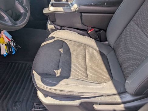 Used 2019 Chevrolet Silverado 1500 Custom w/ Custom Convenience Package AWD/4WD image 17