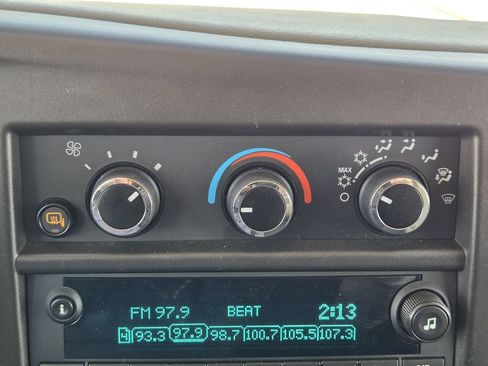 Used 2021 Chevrolet Express 3500 w/ Driver Convenience Package RWD image 18