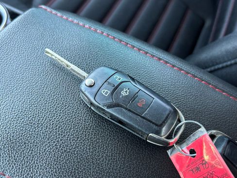 Used 2016 Ford Fusion SE w/ Equipment Group 201A image 27