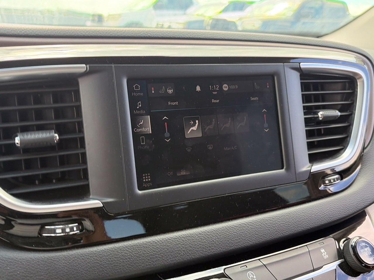 Used 2023 Chrysler Voyager LX FWD image 11