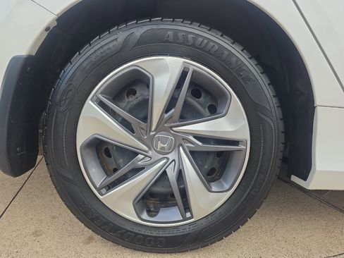 Used 2019 Honda Civic LX image 9