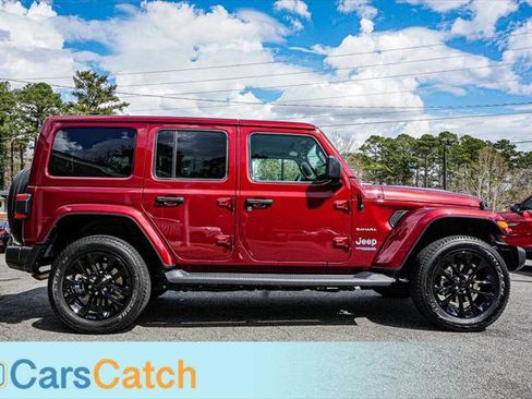 Used 2021 Jeep Wrangler Unlimited Sahara w/ Dual Top Group AWD/4WD image 9
