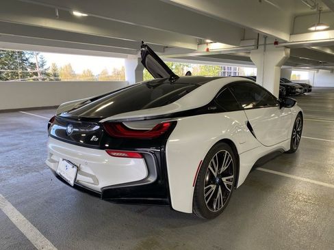 Used 2019 BMW i8 Coupe image 5