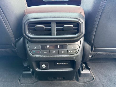 Used 2023 Honda Pilot Elite image 33