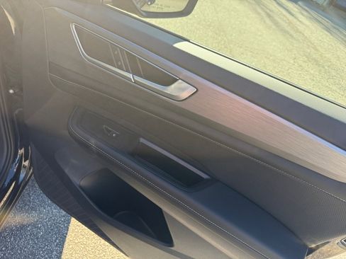 New 2026 Volkswagen Atlas Cross Sport SE image 31