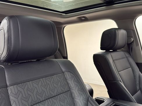 Used 2024 Toyota Tundra Limited image 19