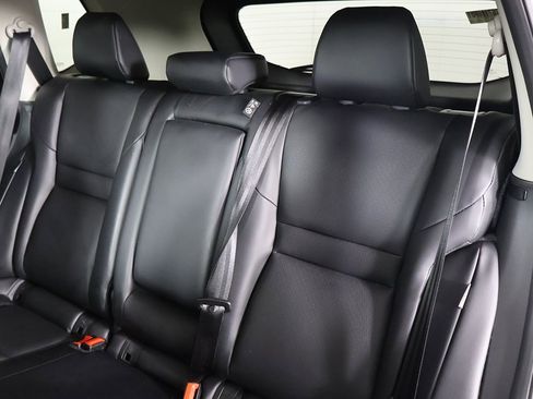 Used 2023 Nissan Rogue SV w/ SV Premium B Package image 32