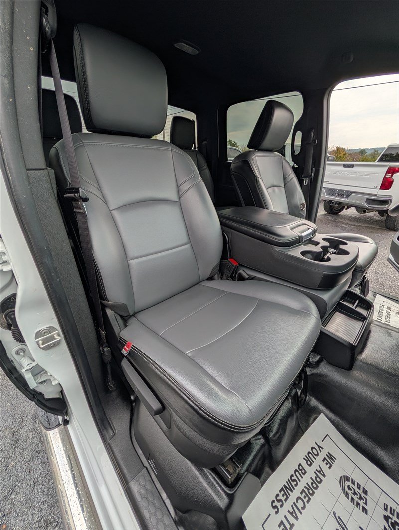Used 2024 RAM 2500 Tradesman w/ Chrome Appearance Group AWD/4WD image 22