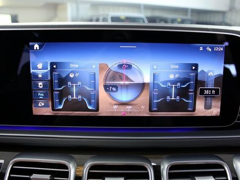 Used 2024 Mercedes-Benz GLE 450 4MATIC w/ AMG Line Exterior image 32