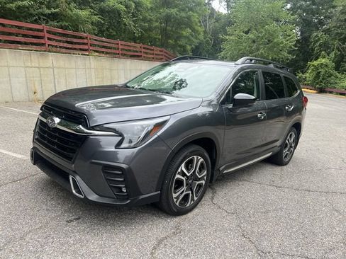 Used 2024 Subaru Ascent Touring AWD/4WD image 4