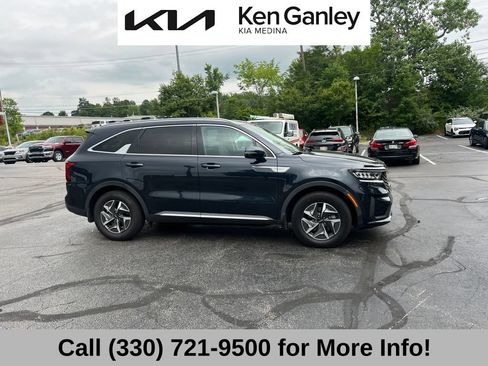 Certified 2022 Kia Sorento S FWD image 5