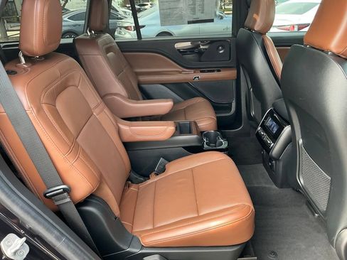 Used 2023 Lincoln Aviator Reserve w/ Equipment Group 201A RWD image 20