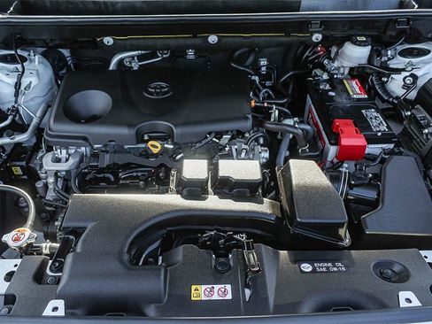 Used 2023 Toyota RAV4 XLE Premium image 27