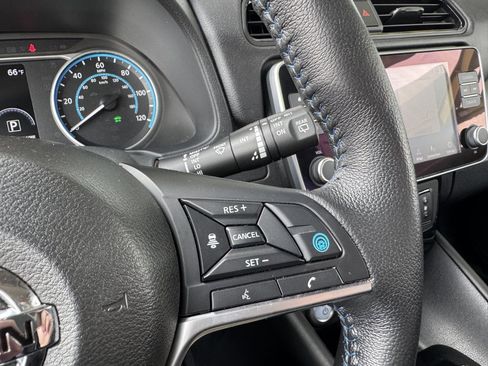 Used 2021 Nissan Leaf SV w/ SV Technology Package image 31