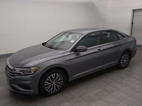 Used 2021 Volkswagen Jetta SE FWD image 2