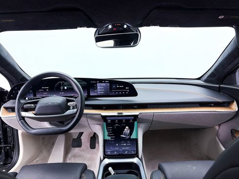 Used 2024 Lucid Air Touring AWD/4WD image 28