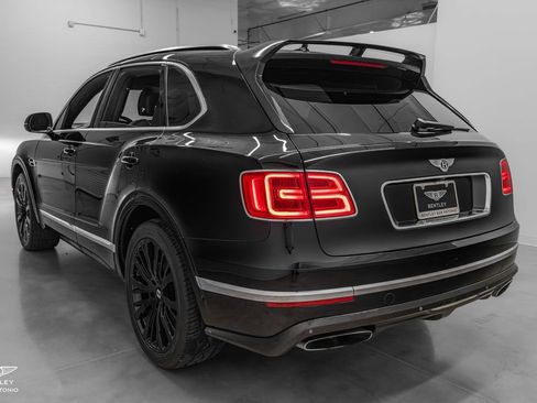 Used 2017 Bentley Bentayga AWD/4WD image 3
