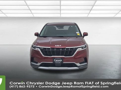 Used 2024 Kia Carnival EX image 5