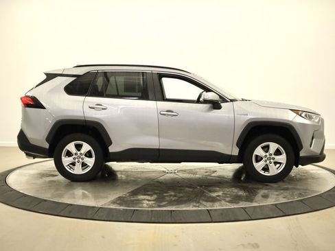 Used 2021 Toyota RAV4 AWD Hybrid image 2