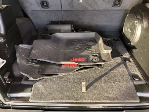 Used 2021 Jeep Wrangler Unlimited Rubicon w/ Uconnect 4C Nav & Sound Group image 32