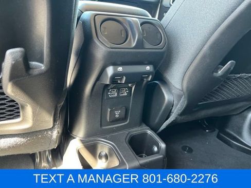 Used 2024 Jeep Wrangler Unlimited Rubicon AWD/4WD image 37