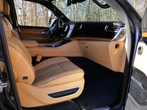 Used 2022 Jeep Grand Wagoneer Series III w/ Rear Seat Video Group 1 image 52