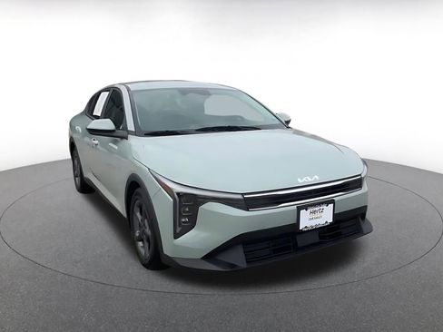 Used 2025 Kia K4 LXS image 3