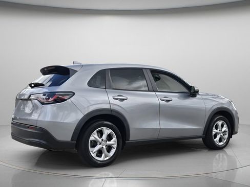 Certified 2023 Honda HR-V LX image 6