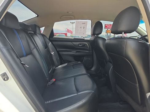 Used 2016 Nissan Maxima Platinum FWD image 23