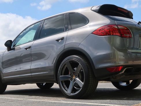 Used 2011 Porsche Cayenne S AWD/4WD image 13