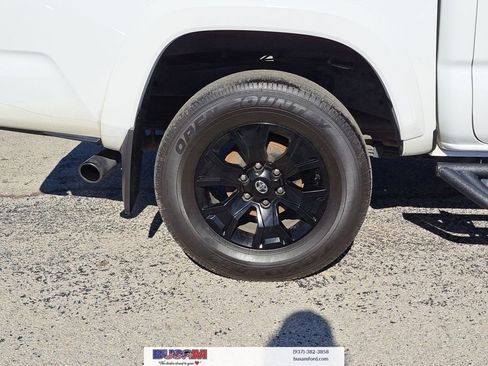 Used 2023 Toyota Tacoma TRD Sport w/ Black Out Package (TMS) image 5