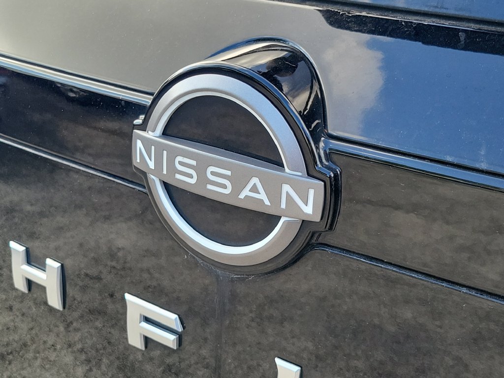 Used 2024 Nissan Pathfinder SV FWD image 11