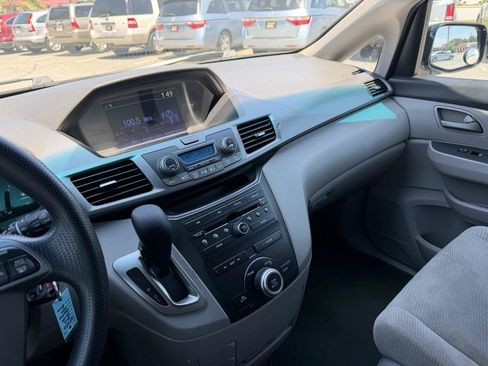 Used 2012 Honda Odyssey EX image 19