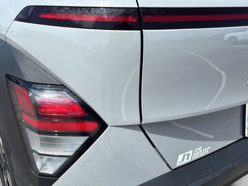 Used 2025 Hyundai Kona SEL FWD image 28