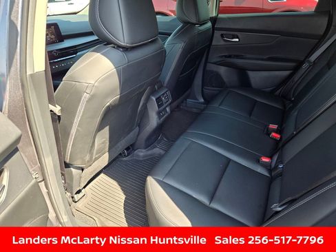 Used 2025 Nissan Murano SV AWD/4WD image 14