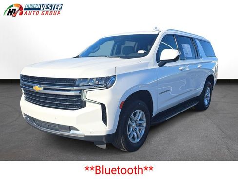 Used 2023 Chevrolet Suburban LT image 2