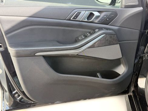 Used 2021 BMW X5 M50i w/ Dynamic Handling Package image 11