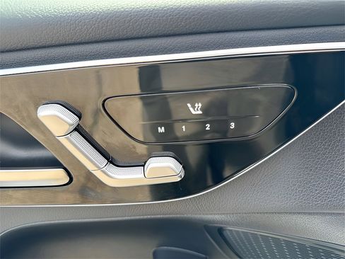 Certified 2025 Mercedes-Benz GLC 300 4MATIC image 12