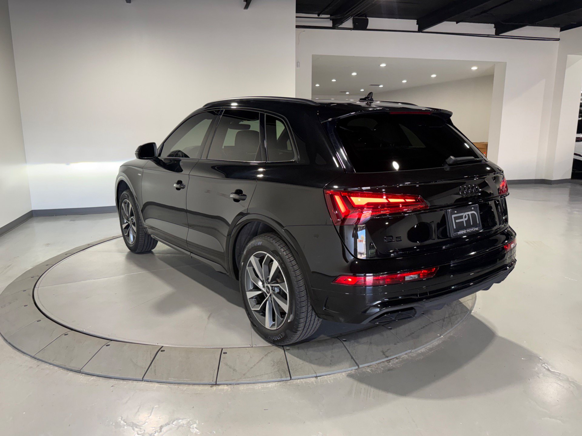 Used 2024 Audi Q5 2.0T Premium w/ Summer of Audi Package AWD/4WD image 12