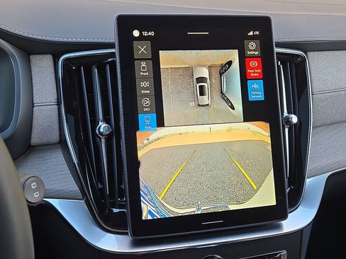 New 2026 Volvo XC90 B6 Ultra image 28